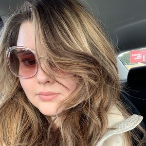 Meet your Posher, Raquel